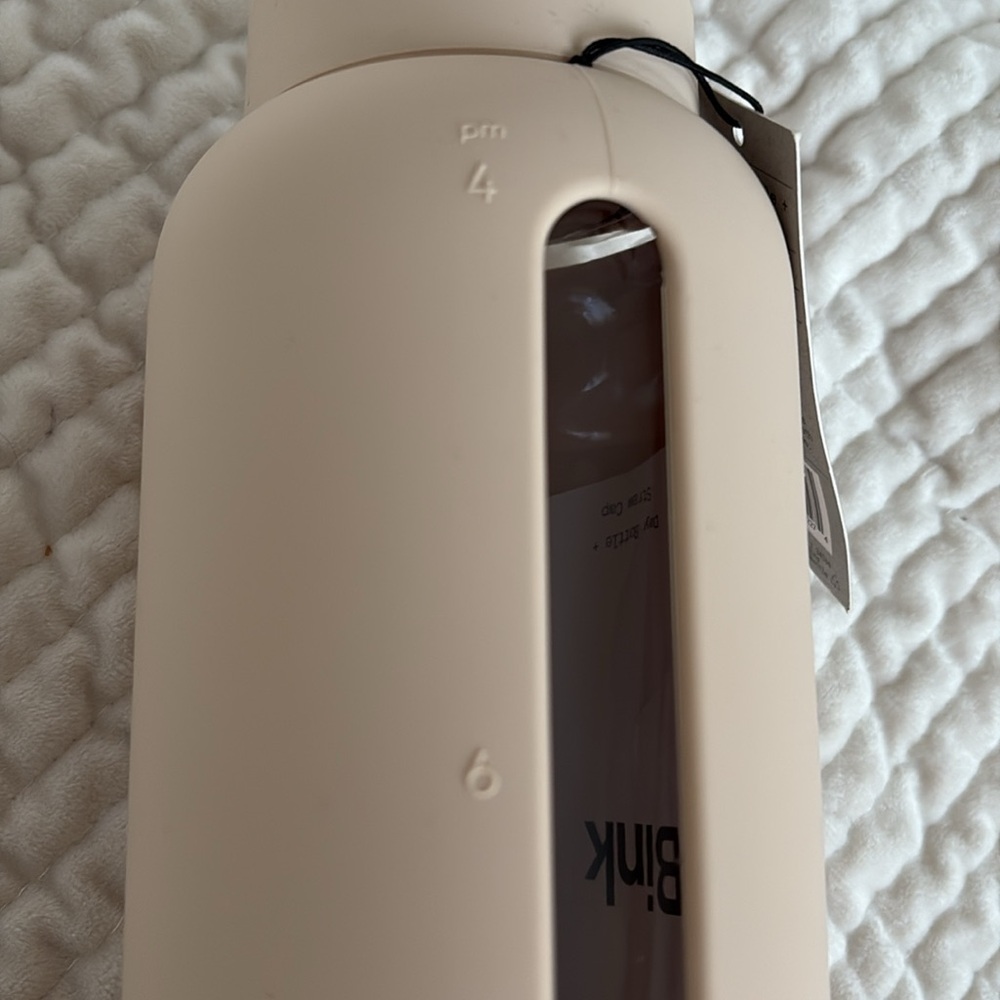 Bink 27 oz / 800 ml Day Bottle with Straw Cap in Latte Hydration Tracking Bottle - Picture 5 of 8